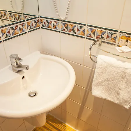 Hotel Europe Saint Severin-paris Notre Dame 3*