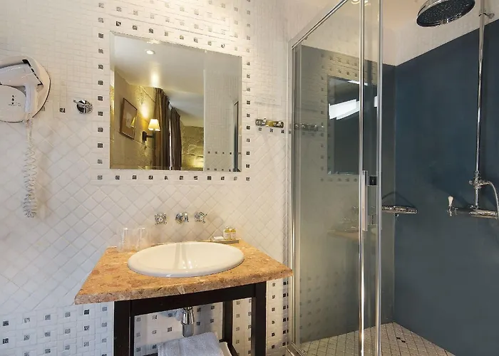 Hotel Europe Saint Severin-paris Notre Dame 3*